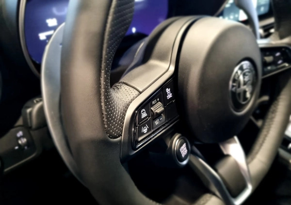 Alfa Romeo Giulia cena 237900 przebieg: 1, rok produkcji 2024 z Kutno małe 254